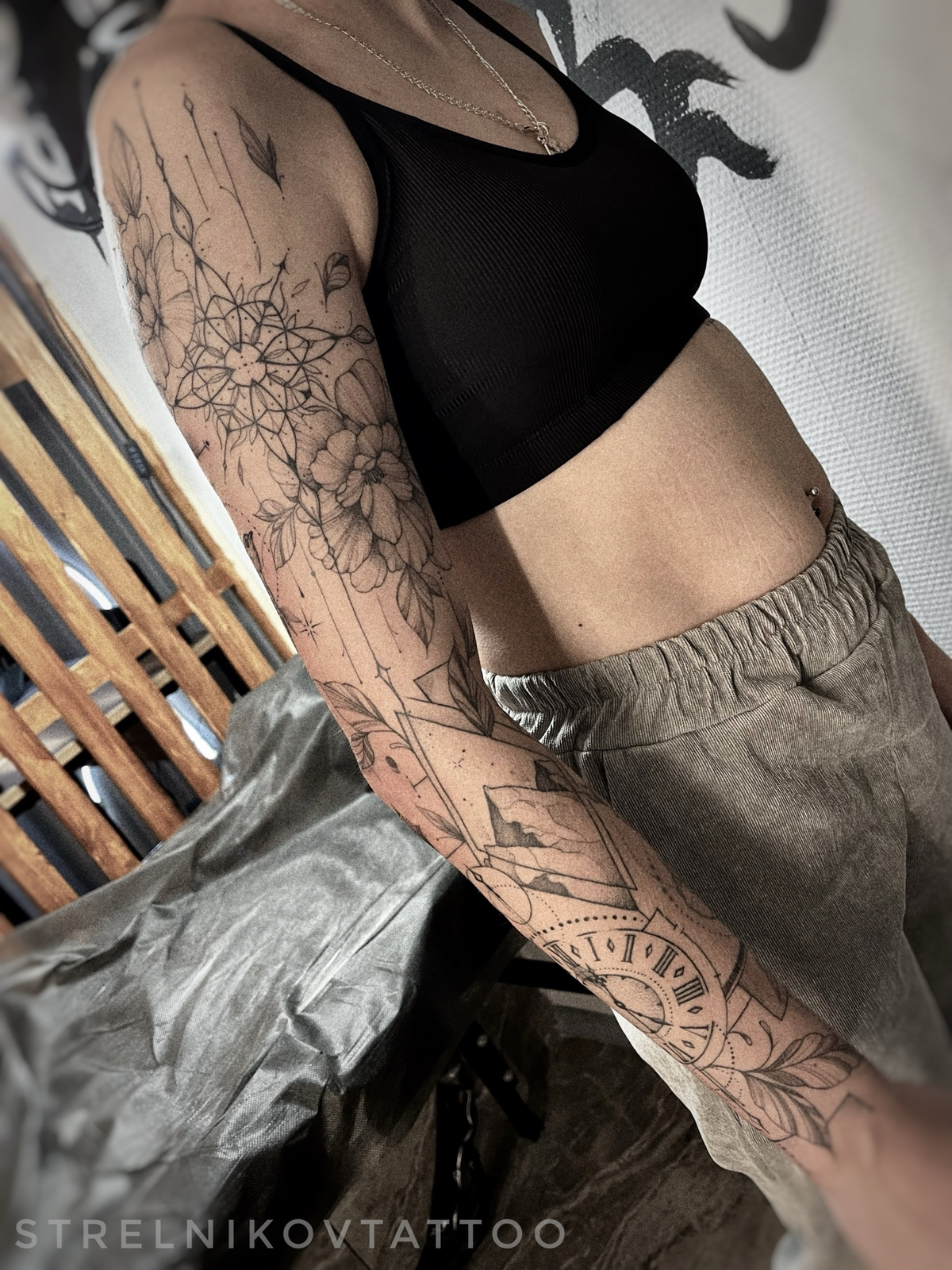 https://vk.com/strelnikovtattoo
2 сеанса по 4 часа | Сетка — социальная сеть от hh.ru