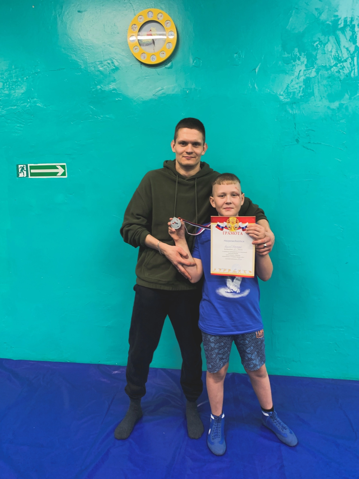 С братом 💪🏻
первая медаль 🥈 место по вольной борьбе 🤼‍♂️ | Сетка — социальная сеть от hh.ru