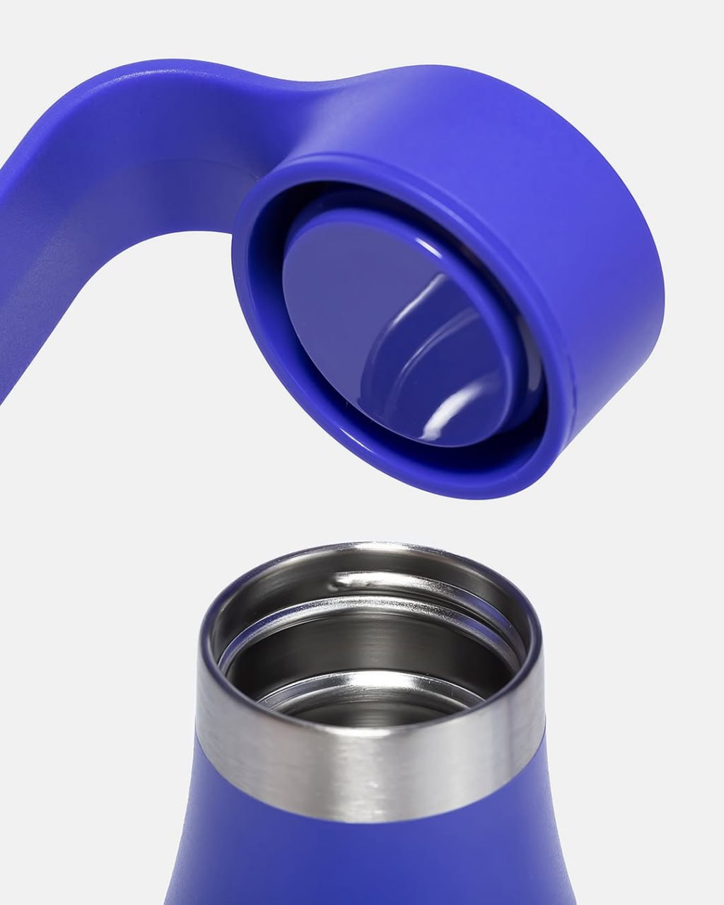 Away
Термос.
@ Alessandro Stabile для Alessi
#packaging #formfactor | Сетка — социальная сеть от hh.ru