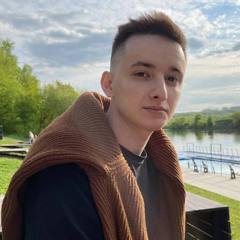 Илья Романов