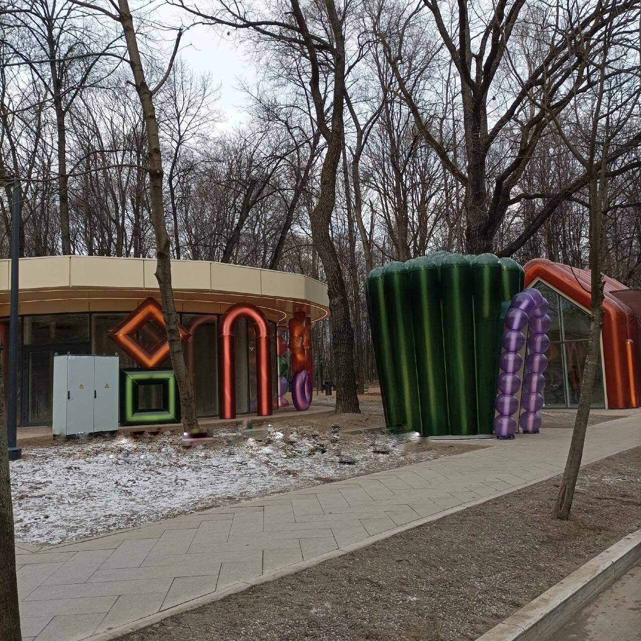 🏗️ Так выглядят новые постройки для общественных пространств, кафе и коворкингов в «Сокольниках»
Как вам дизайн? | Сетка — социальная сеть от hh.ru