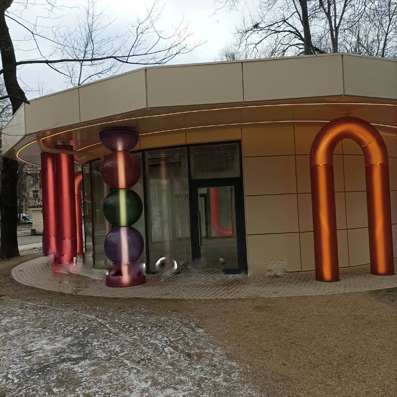 🏗️ Так выглядят новые постройки для общественных пространств, кафе и коворкингов в «Сокольниках»
Как вам дизайн? | Сетка — социальная сеть от hh.ru