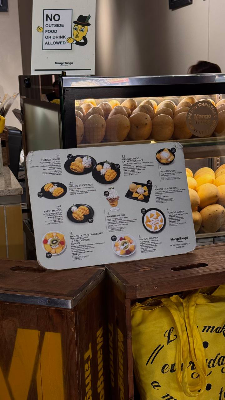 Год назад гуляли в Бангкоке по Gourmet Market (= местной азбуке вкуса) и думали: вот было бы классно пожить здесь месяц — работать удалённо, знакомиться с местными, оптом скупать манго…
Тогда это каза... | Сетка — социальная сеть от hh.ru