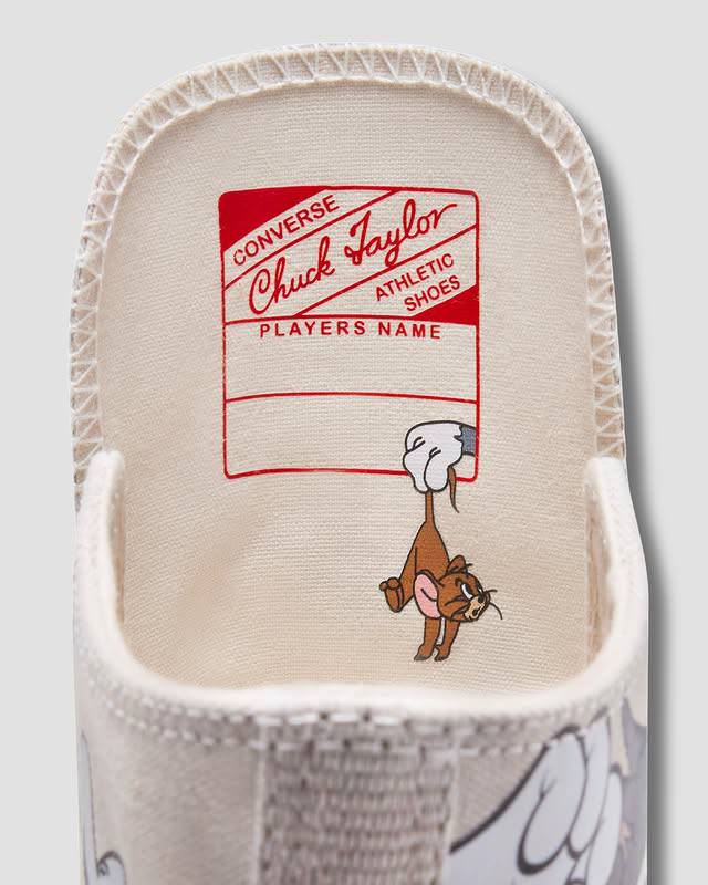Воооу, у Converse выйдет ОГРОМНЫЙ дроп по Тому и Джерри. В коллекции будут традиционные высокие кеды с героями мульта, пара футболок и худи. Релиз назначен на 6 марта.
🍕 ЗЛП | Сетка — социальная сеть от hh.ru