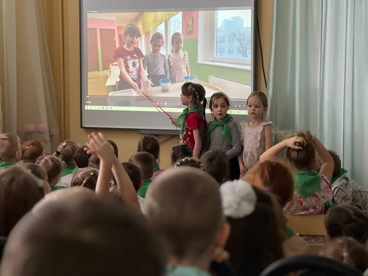 💪Растет смена
🎓 В корпусах 1532 и 1533 прошли защиты научных проектов, и это было невероятно интересно! Дошкольники представили множество увлекательных и познавательных работ, которые затрагивают важн... | Сетка — социальная сеть от hh.ru