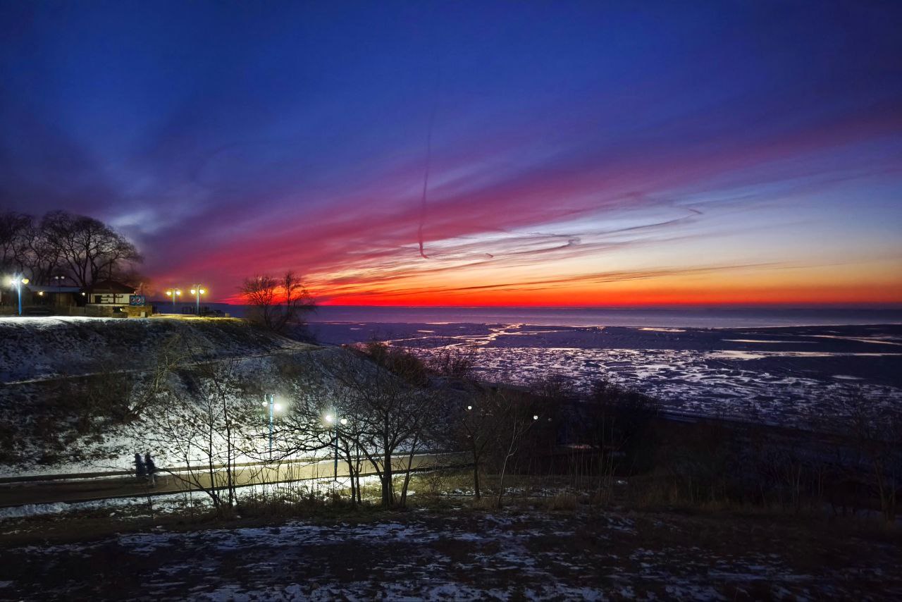 Делюсь вечерним закатом из моего города)
Время для рефлексии и размышлений🫠
Желаю всем вдохновения и новых идей!💡 | Сетка — социальная сеть от hh.ru