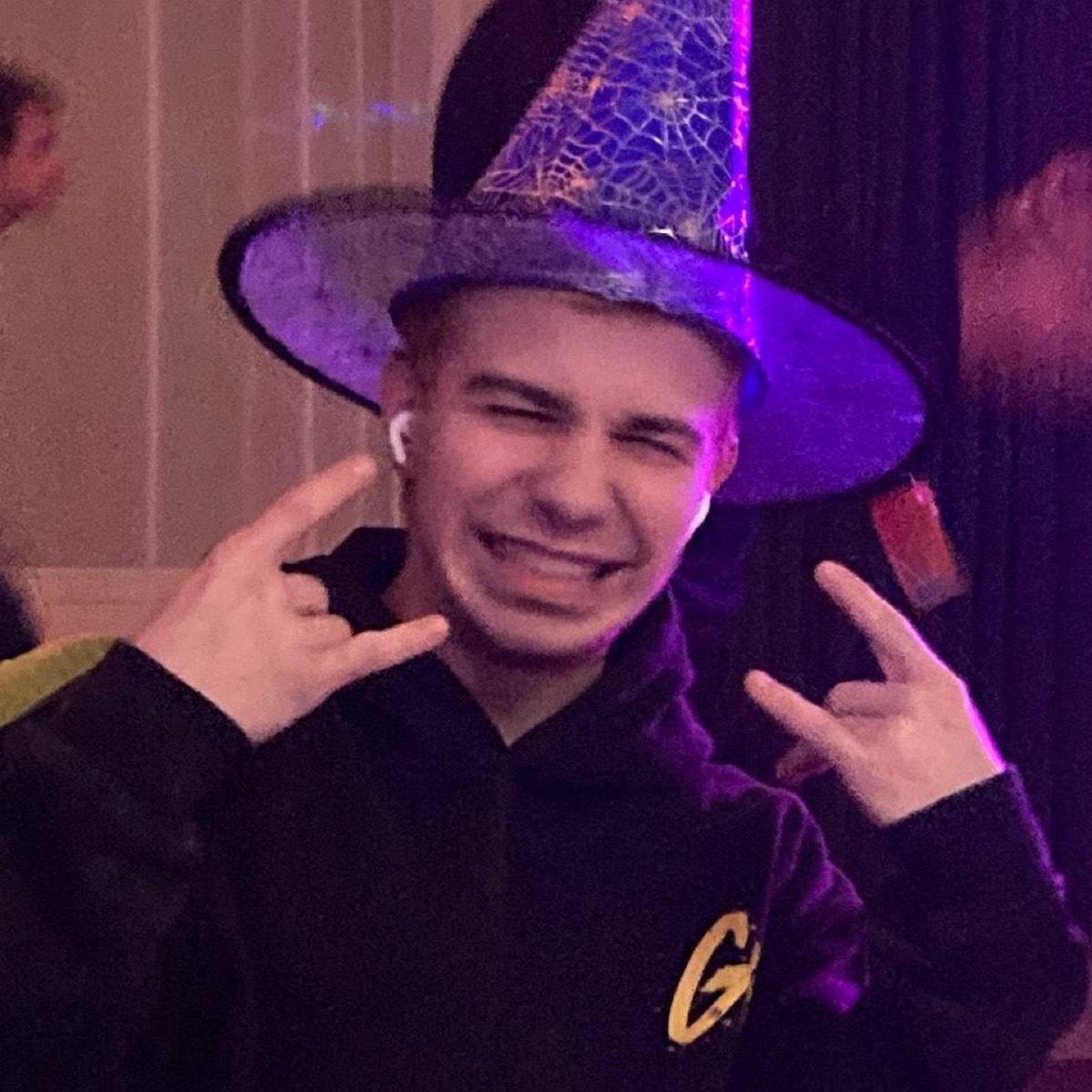 Никита Попков