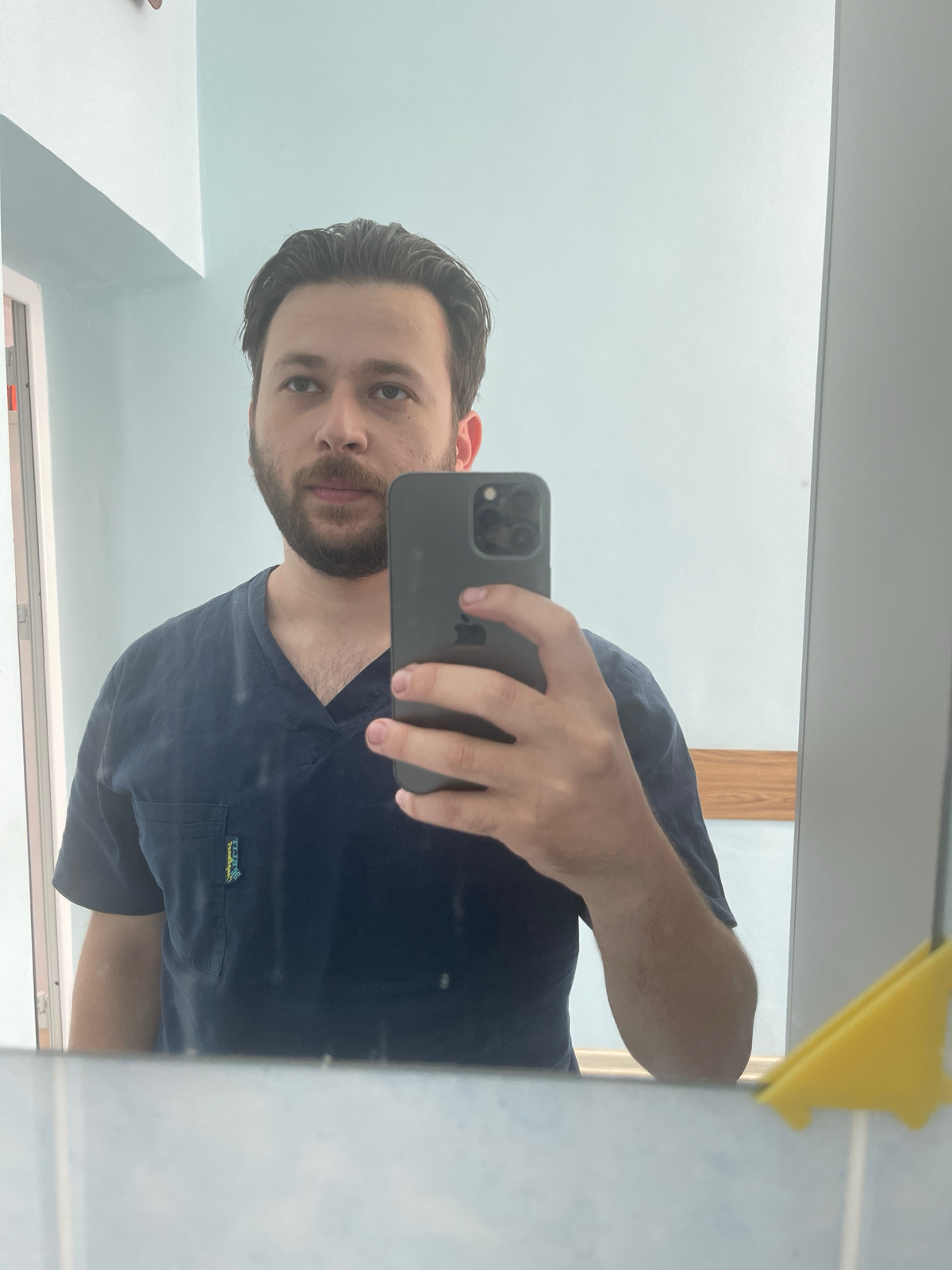 Здравствуйте, дорогие друзья! Меня зовут Ахмед, и я врач. Я здесь, чтобы поделиться с вами полезными советами и информацией о здоровье, а также поддержать вас на пути к здоровому образу жизни | Сетка — социальная сеть от hh.ru