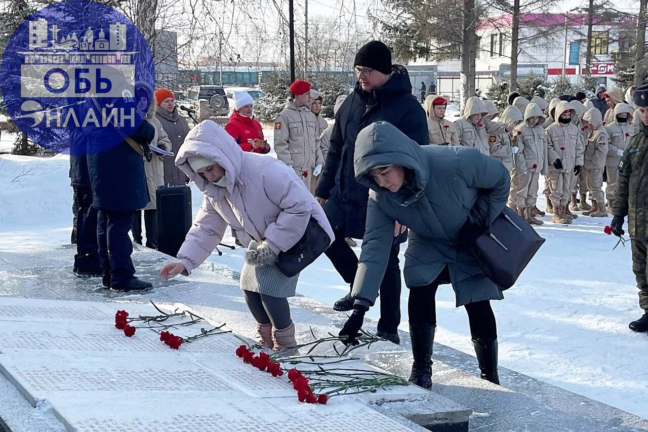 ↗ Обчане почтили память воевавших в Афганистане, возложив цветы у памятника Воину-освободителю
vk.com
Подробнее на https://vk.com/ob.gorod
#городобь #городобьонлайн #толмачево | Сетка — социальная сеть от hh.ru