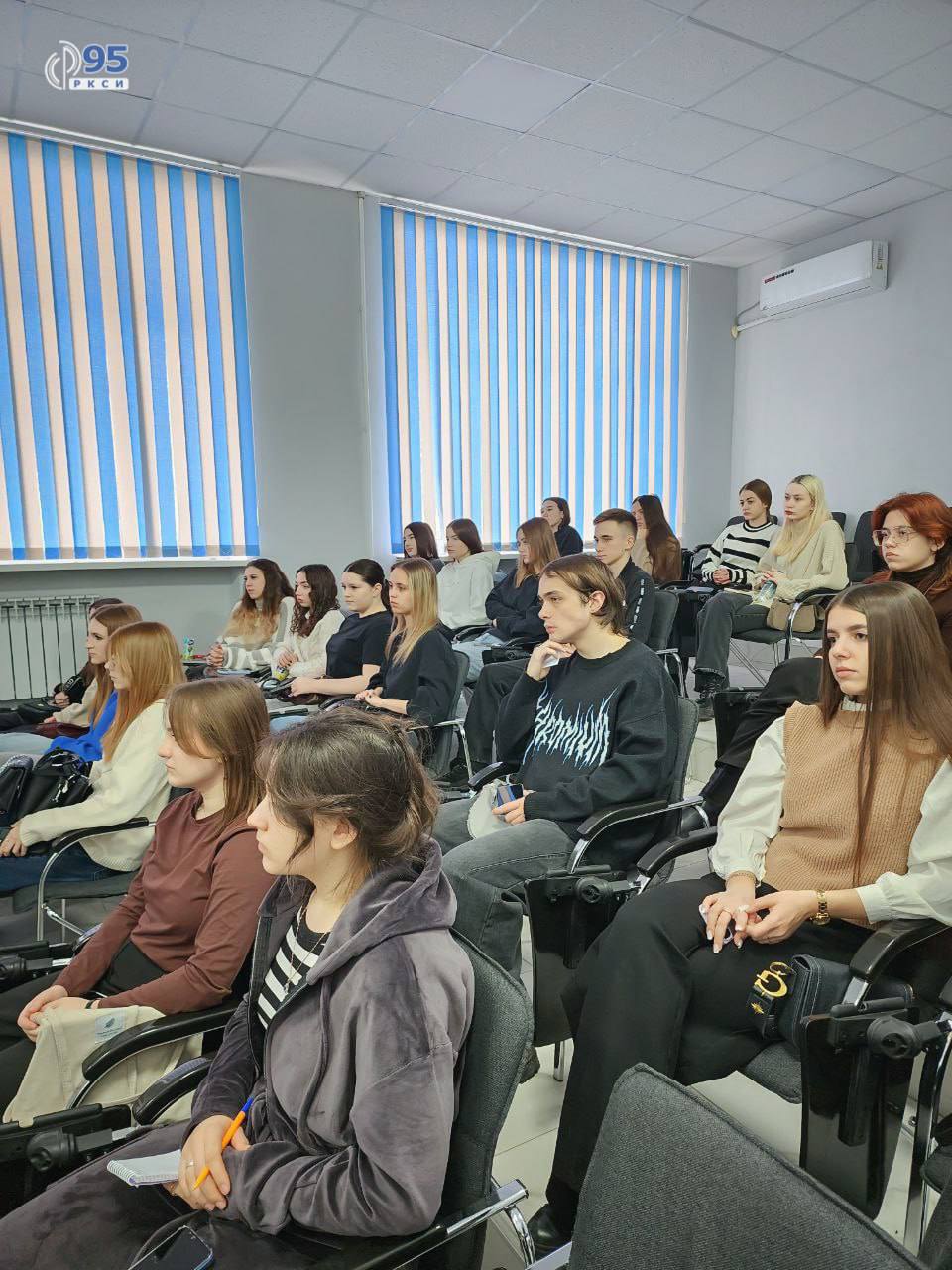 В прошлую субботу ребята из РКСИ пригласили на круглый стол для студентов по продажам | Сетка — социальная сеть от hh.ru