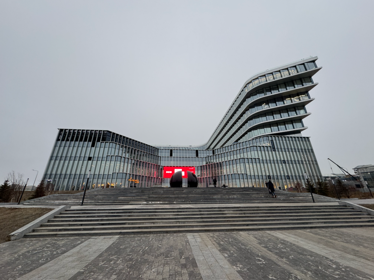 IT Ось 2025
VII Технологический форум для представителей ИТ-отрасли и высокотехнологичных компаний.
На форуме рассказали про опыт внедрения продуктов Platform V в ПАО Сбербанк. | Сетка — социальная сеть от hh.ru