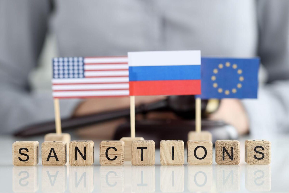 Согласовали новый пакет санкций против РФ, передает Reuters
Среди прочих ограничений в части «теневого флота» Москвы, продажи алюминия и т.д. там есть запрет на продажу разного игрового | Сетка — социальная сеть от hh.ru