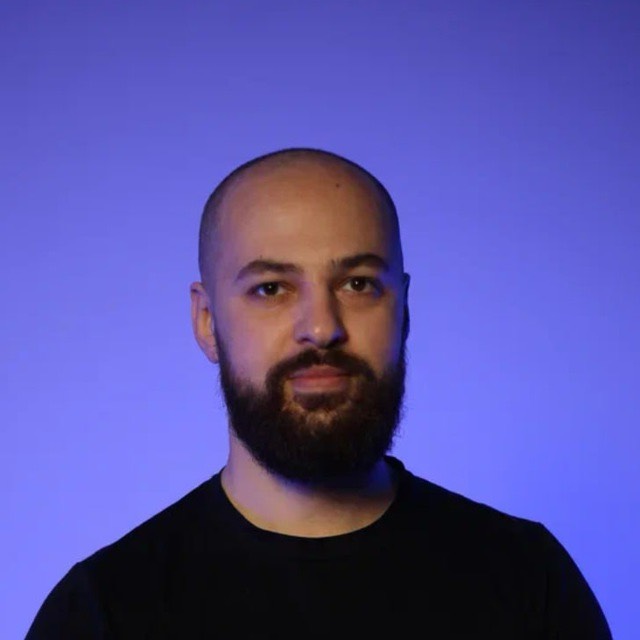 Давид Акобия