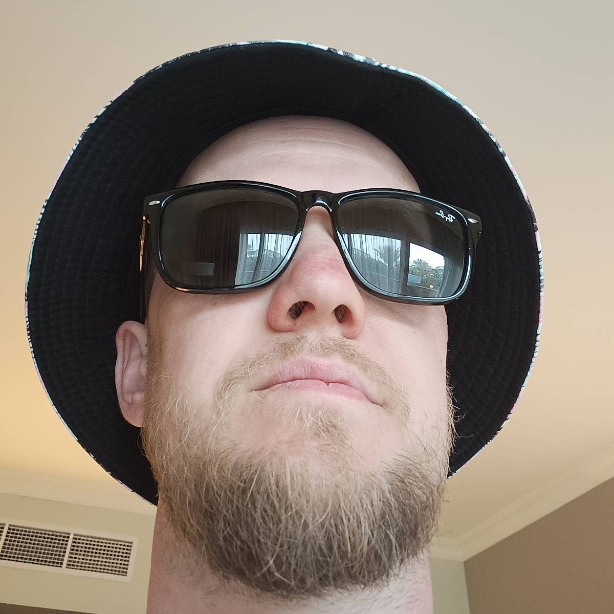 Александр Владимирович