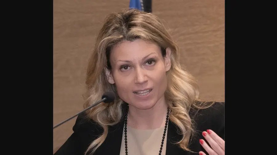 Власти Греции собрались бороться с нелицензированными криптоконсультантами | Сетка — социальная сеть от hh.ru