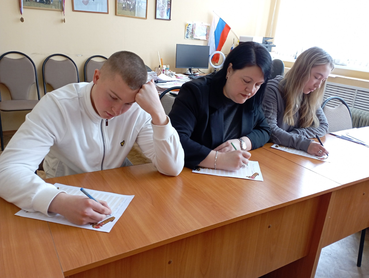 ПИСЬМО ВЕТЕРАНУ
🖇️Команда "Амбассадоры
профессионалитета"
Гусевского стекольного колледжа организовала акцию "Письмо ветерану"
✉️Ребята команды написали письма участникам и детям Великой Отечественной... | Сетка — социальная сеть от hh.ru