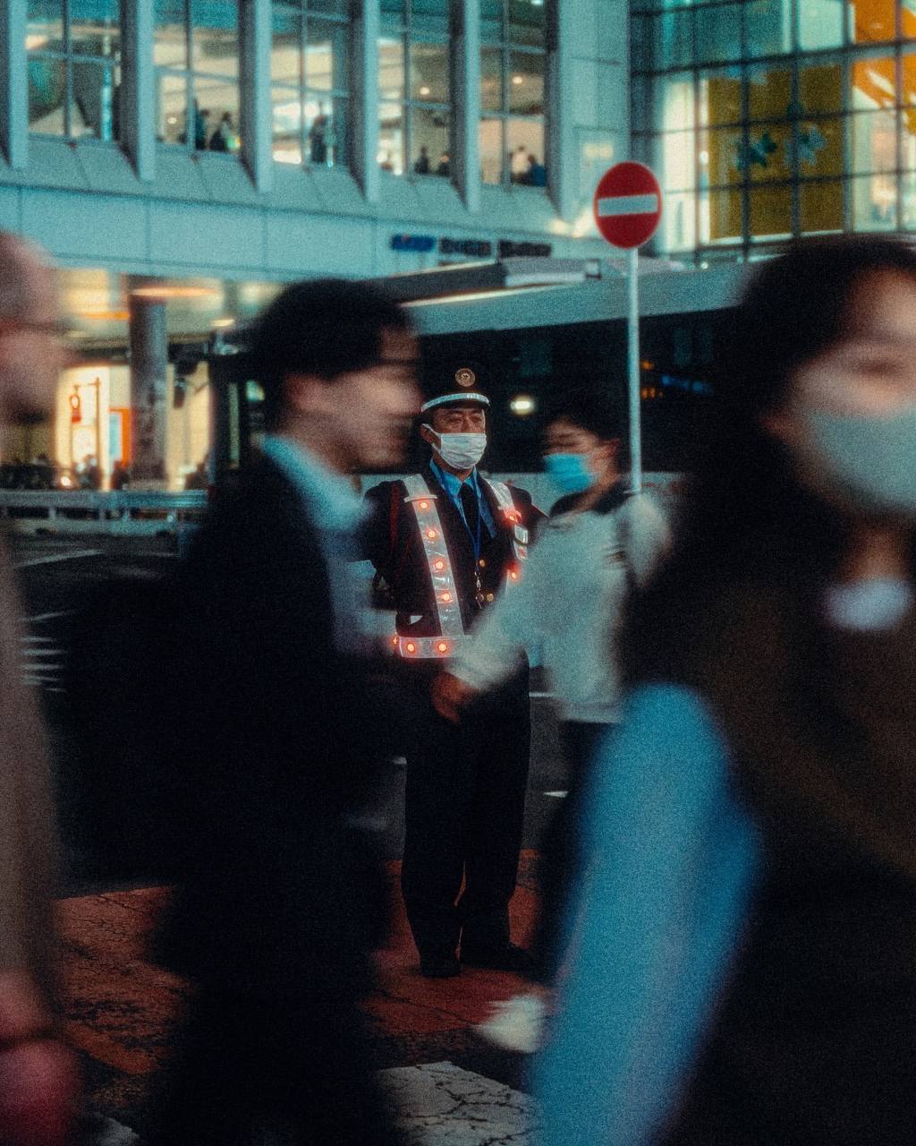 Ночной Токио в объективе британского фотографа Мачея Любомски
The Bytheway | Сетка — социальная сеть от hh.ru