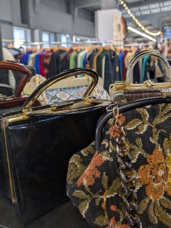 🛍Масштабный блошиный рынок в Музее Москвы
21 февраля 13:00-21:00
22-23 февраля 11:00-21:00
На фестивале можно будет увидеть и приобрести множество интересных экспонатов из частных коллекций и магазино... | Сетка — социальная сеть от hh.ru