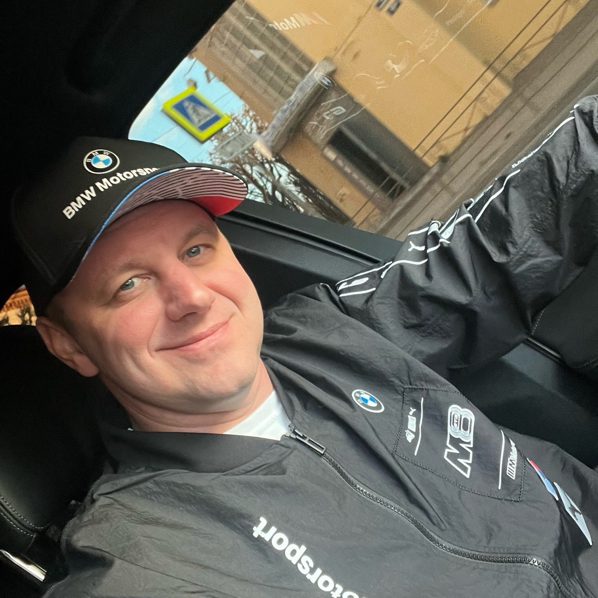 Егор Искров