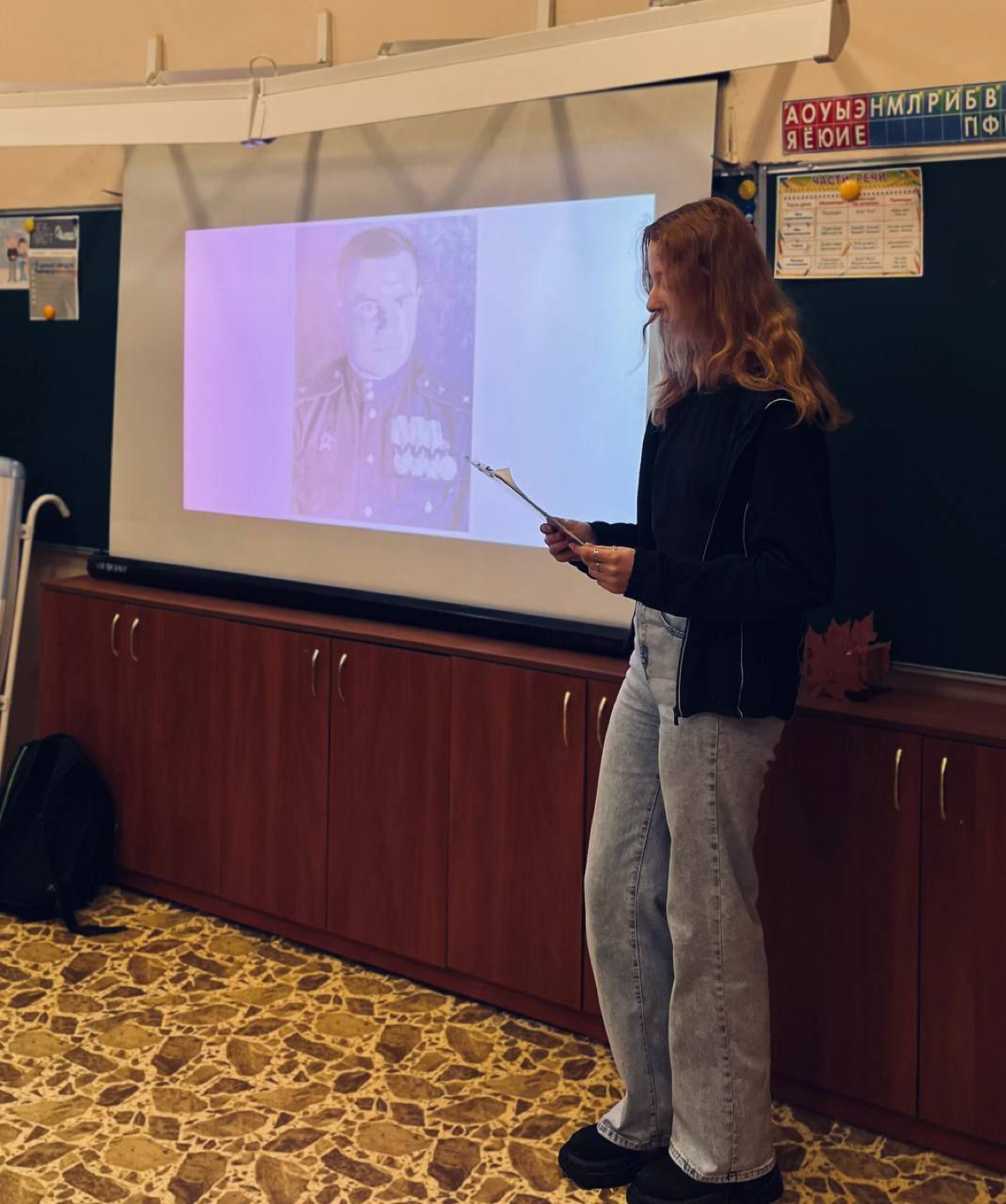 📌Участники команды "Амбассадоры профессионалитета" провели акцию "Бессмертный полк" для учащихся МБОУ СОШ 10 | Сетка — социальная сеть от hh.ru