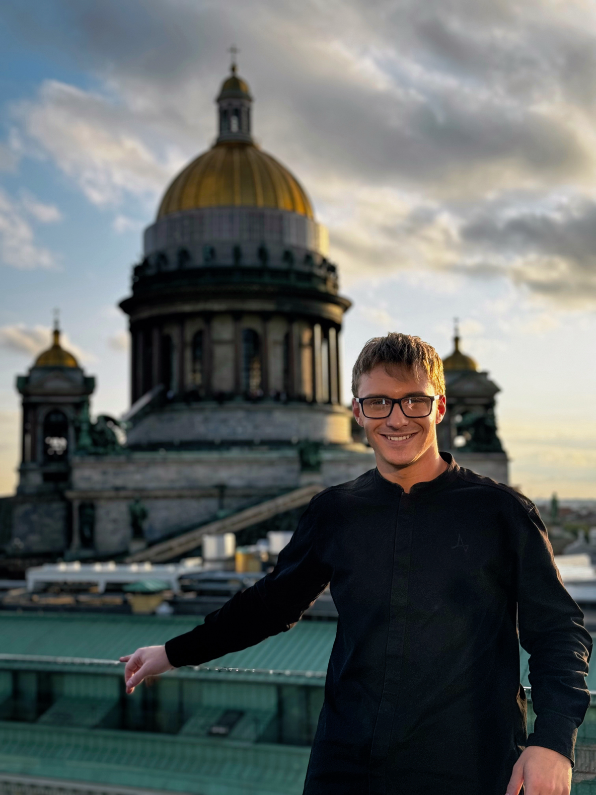 Привет, Человек! ☀️🤩
Ищу сотрудничество в любой сфере, немного о своем опыте: ⬇️
1. Работал в продажах.
2. Работал в косметической сфере.
3. Креатор, контент-мейкер для косметического бренда VOIS.
4 | Сетка — социальная сеть от hh.ru