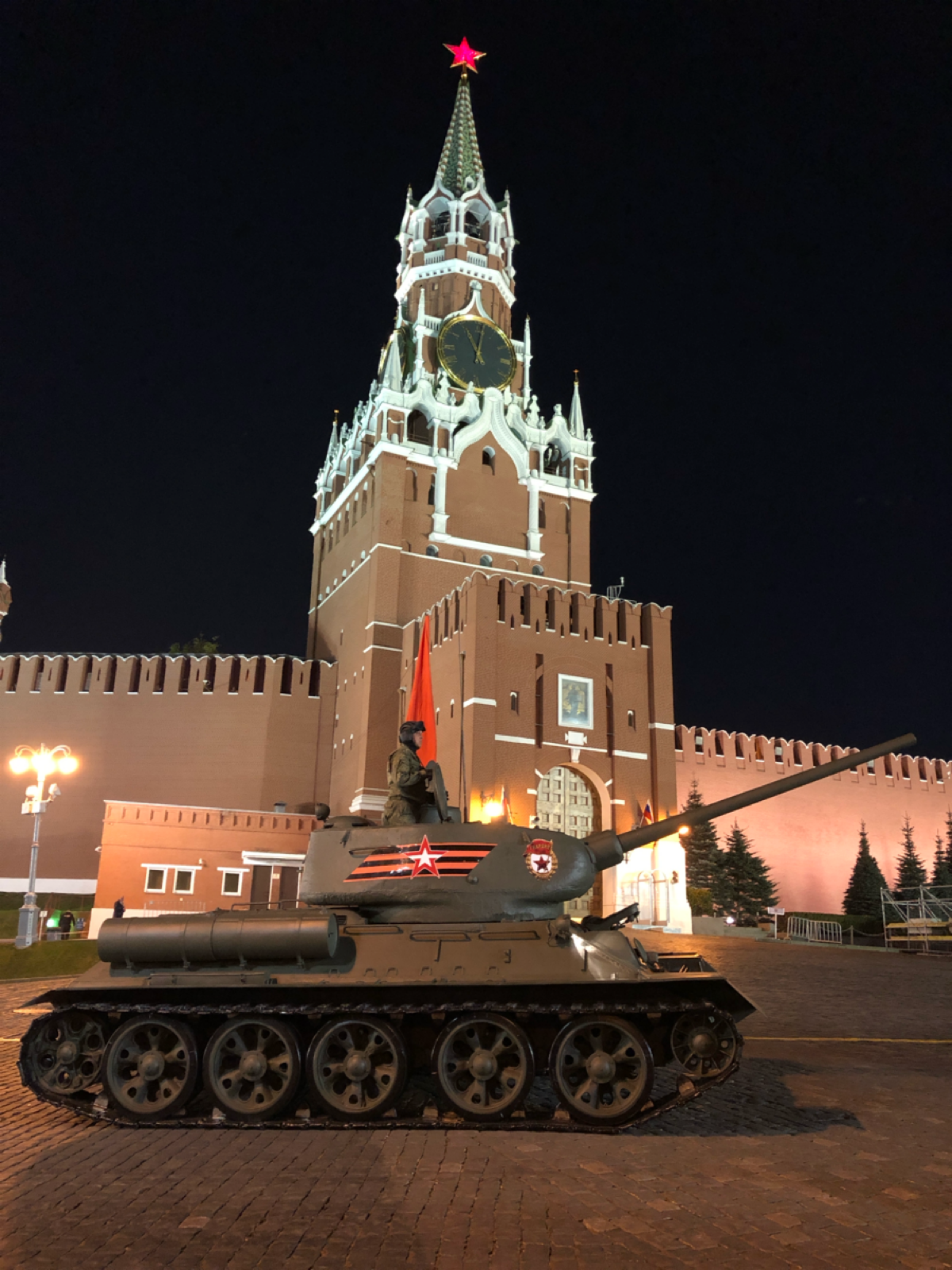 Доброго времени суток, Друзья!)
Почти 10 лет творю СММ, видеомонтаж и множество связанного вокруг. Собрал краткое медиарезюме в ТГ
https://t | Сетка — социальная сеть от hh.ru