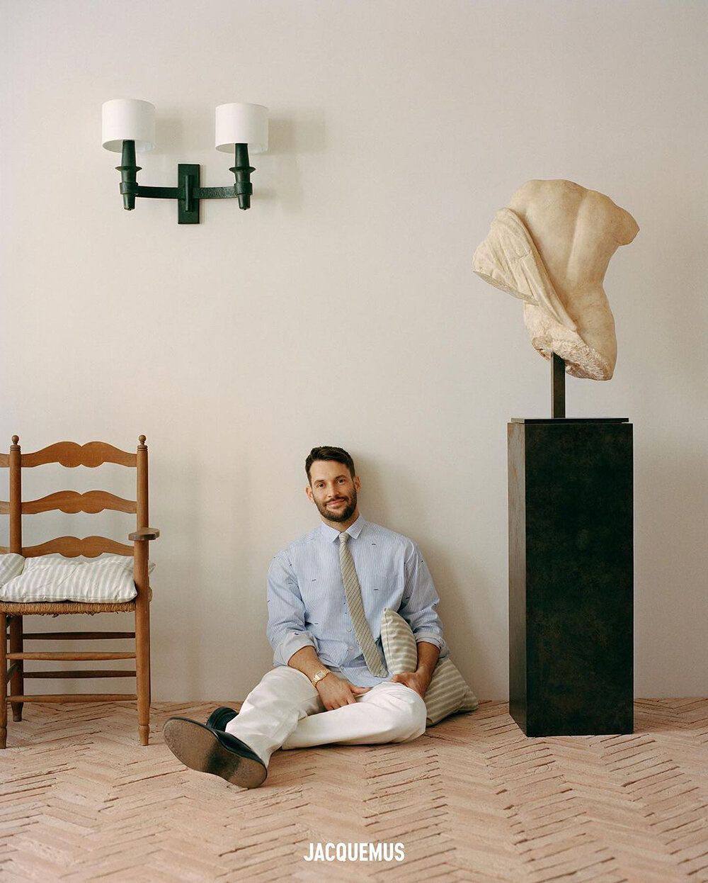 Case study: почему все пищат от маркетинга и продукта Jacquemus
Абсолютно гениальный разбор «по полочкам» увидела в BecauseOfMarketing, но откровенно воровать не хотелось!
Перевожу вам и делаю саммари... | Сетка — социальная сеть от hh.ru
