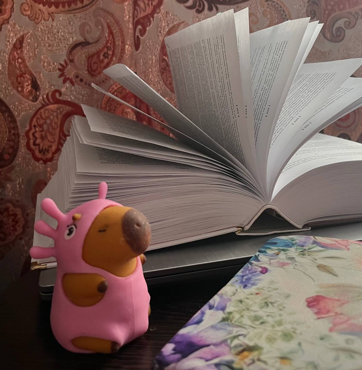 ~читаю сейчас~
📚 «Дети Арбата» Анатолий Рыбаков
443/1275
а я поймала себя на мысли, что иногда боюсь писать на полях что-то про Сталина.. | Сетка — социальная сеть от hh.ru