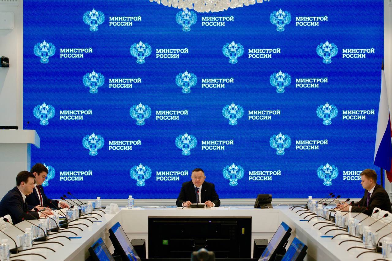 В Минстрое России обсудили реализацию объектов Санкт-Петербургского государственного университета
Совещание прошло под председательством Министра строительства и ЖКХ РФ Ирека Файзуллина при участии за... | Сетка — социальная сеть от hh.ru