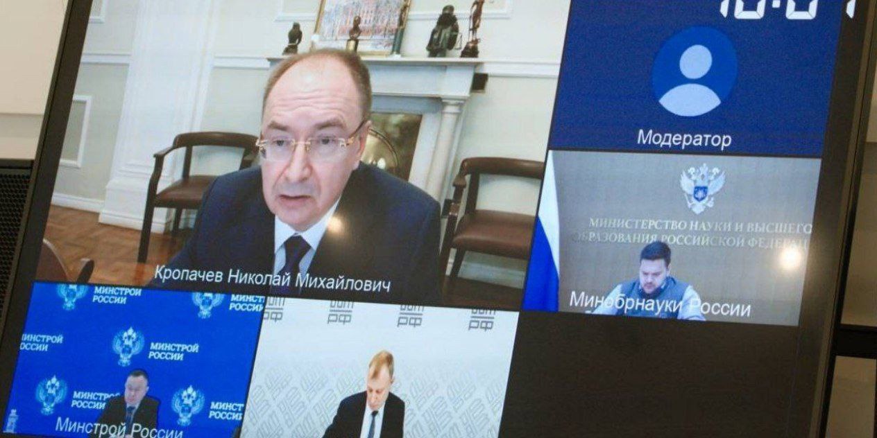В Минстрое России обсудили реализацию объектов Санкт-Петербургского государственного университета
Совещание прошло под председательством Министра строительства и ЖКХ РФ Ирека Файзуллина при участии за... | Сетка — социальная сеть от hh.ru
