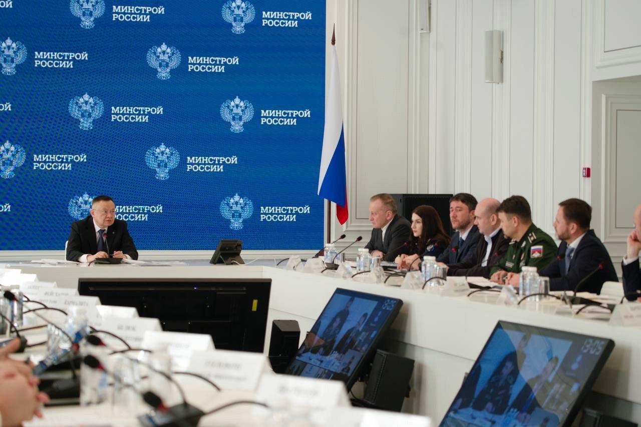 Глава Минстроя России Ирек Файзуллин провел совещание по вопросу строительства водовода от реки Дон Ростовской области до канала «Северский Донец – Донбасс»
В совещании также приняли участие Председат... | Сетка — социальная сеть от hh.ru