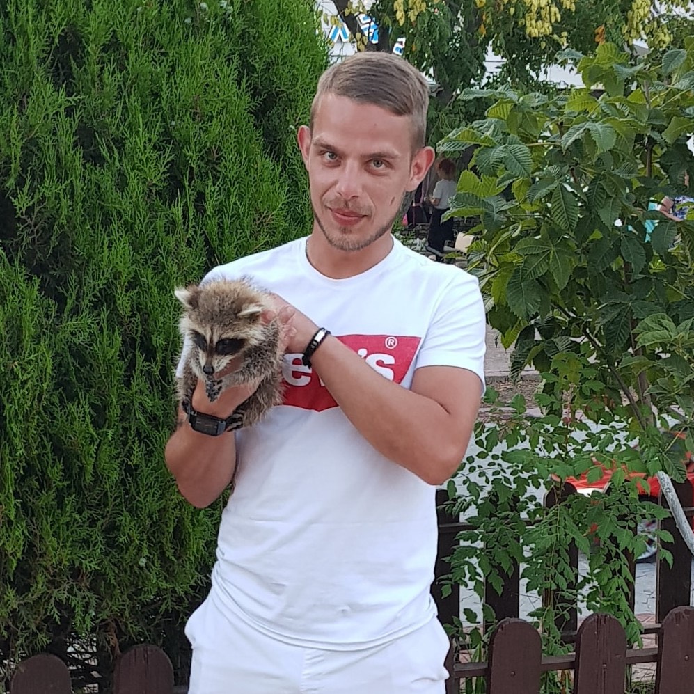 Денис Кобяков