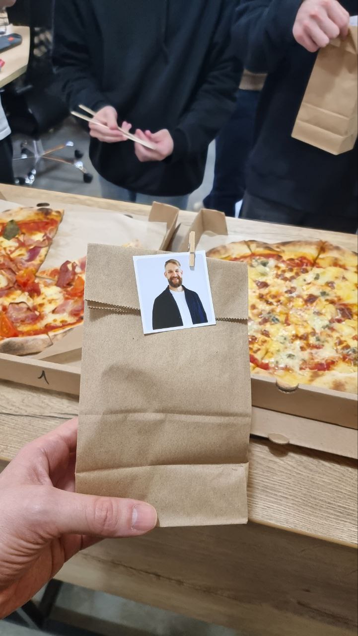 Всех мужчин с Днём Защитника Отечества!
Этот праздник приобретает в последние годы все большее значение, в связи с обстановкой на рубежах Отечества!
Сил, мужества, энергии!
Девушки Синаптика в этом го... | Сетка — социальная сеть от hh.ru