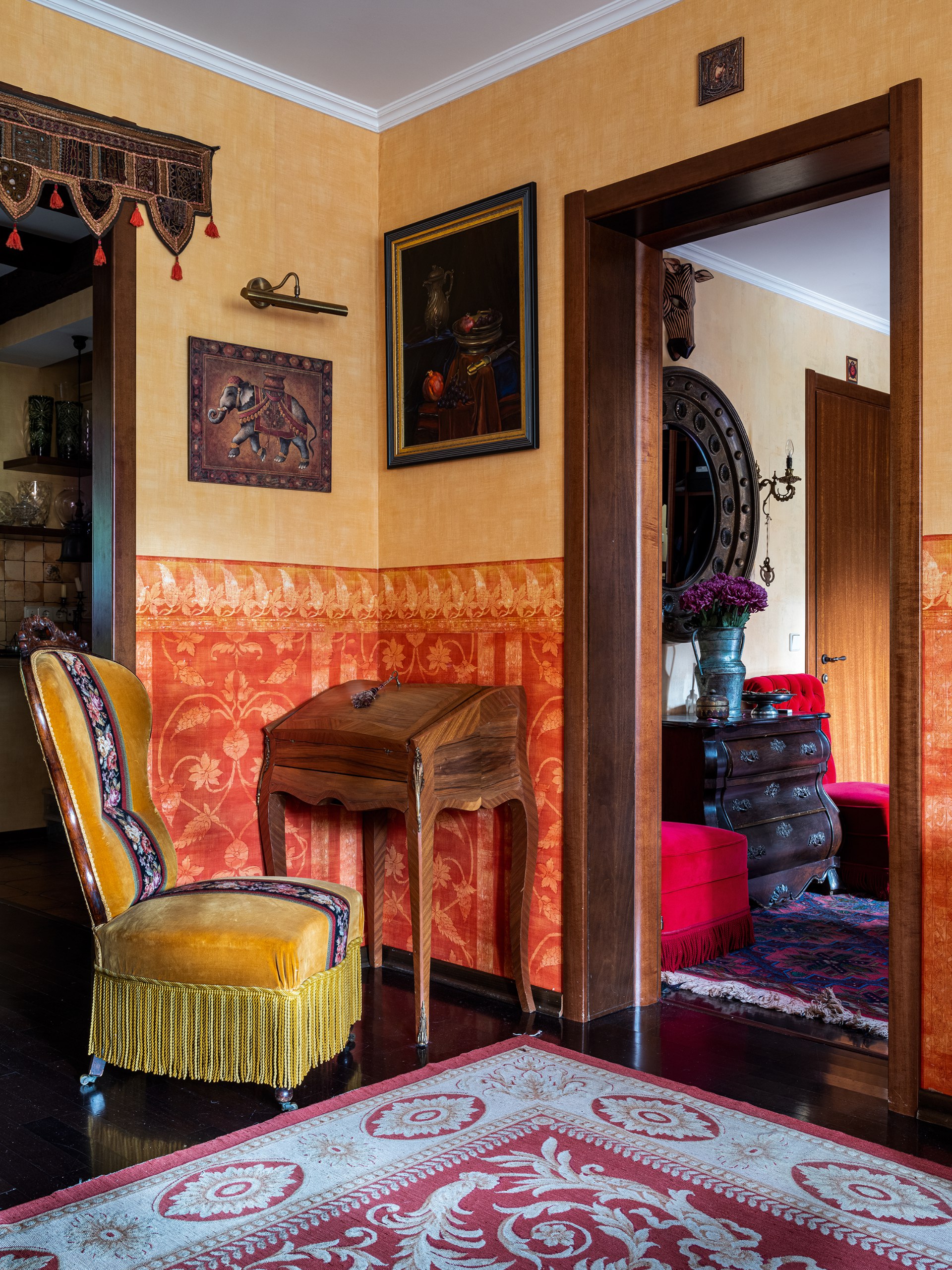 Журнал WA в гостях у Юлии Маркос — дизайнера интерьеров, преподавателя, художницы, писательницы и актрисы.
Подробности читайте на сайте wajournal.ru.
Фотограф: Михаил Степанов.
Стилист: Вадим Костырин | Сетка — социальная сеть от hh.ru