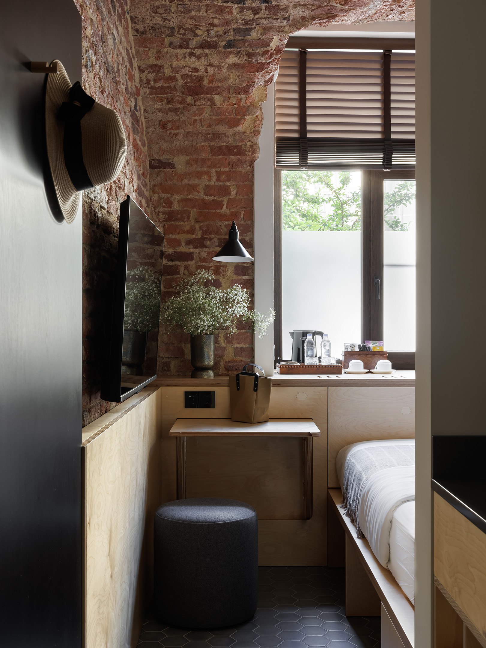 В историческом центре Петербурга, в здании 1770 года постройки открылся необычный мини-отель «Невский Ботик» | Сетка — социальная сеть от hh.ru