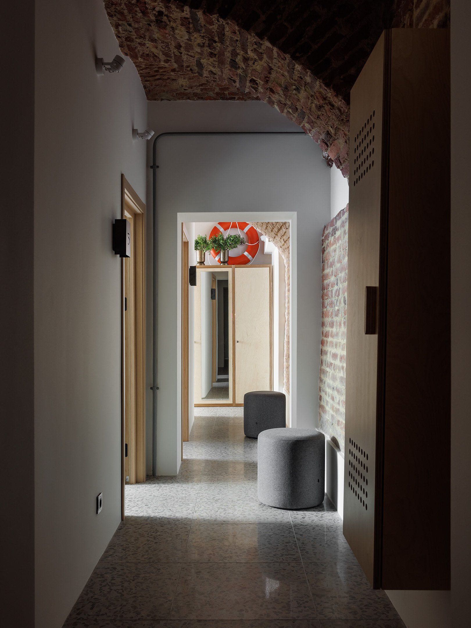 В историческом центре Петербурга, в здании 1770 года постройки открылся необычный мини-отель «Невский Ботик» | Сетка — социальная сеть от hh.ru