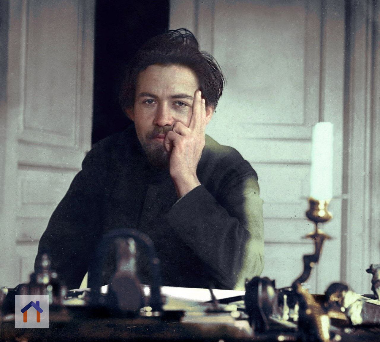 Осень – время, когда может быть грустно без причины.
Антон Чехов | Сетка — социальная сеть от hh.ru