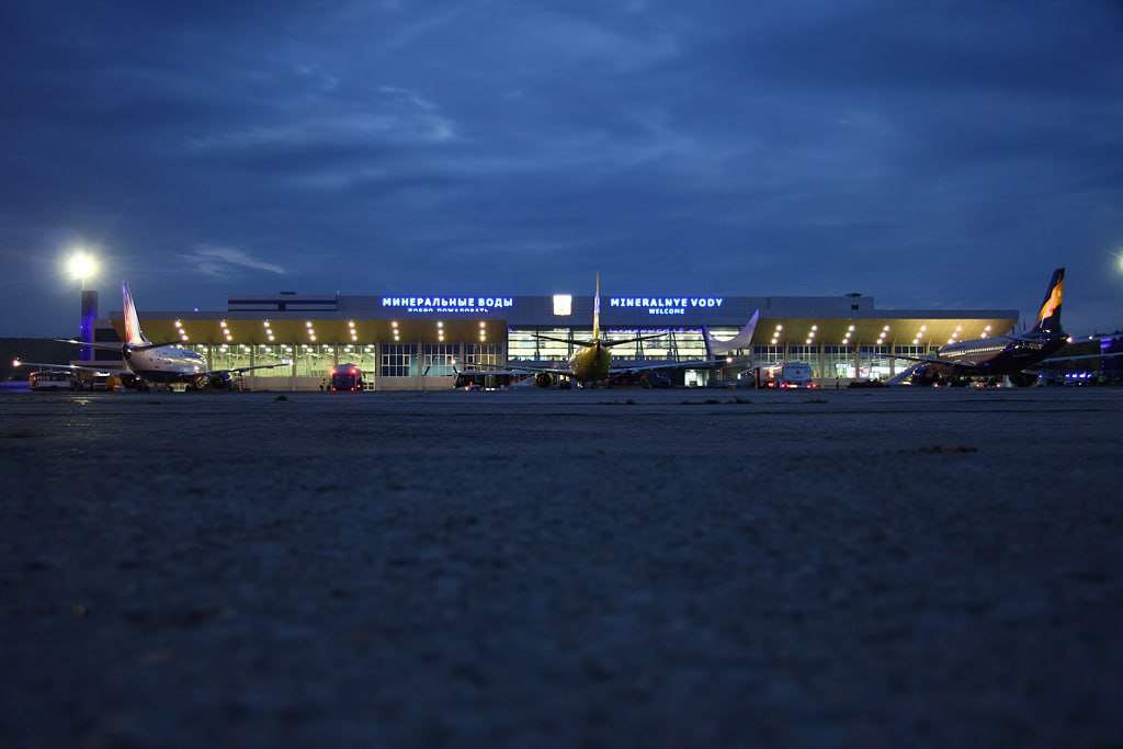 ✈️ Аэропорты Минеральных Вод занял 9 место в числе самых загруженных в России
Аэропорт Минеральных Вод увеличил число обслуженных пассажиров на 1,4% за год, достигнув 4,9 миллиона человек | Сетка — социальная сеть от hh.ru