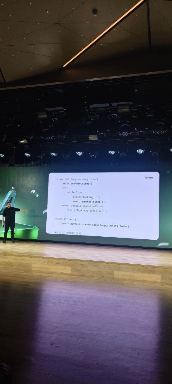 А еще наклейки раздавали бесплатно. Куда же без них 😁 | Сетка — социальная сеть от hh.ru