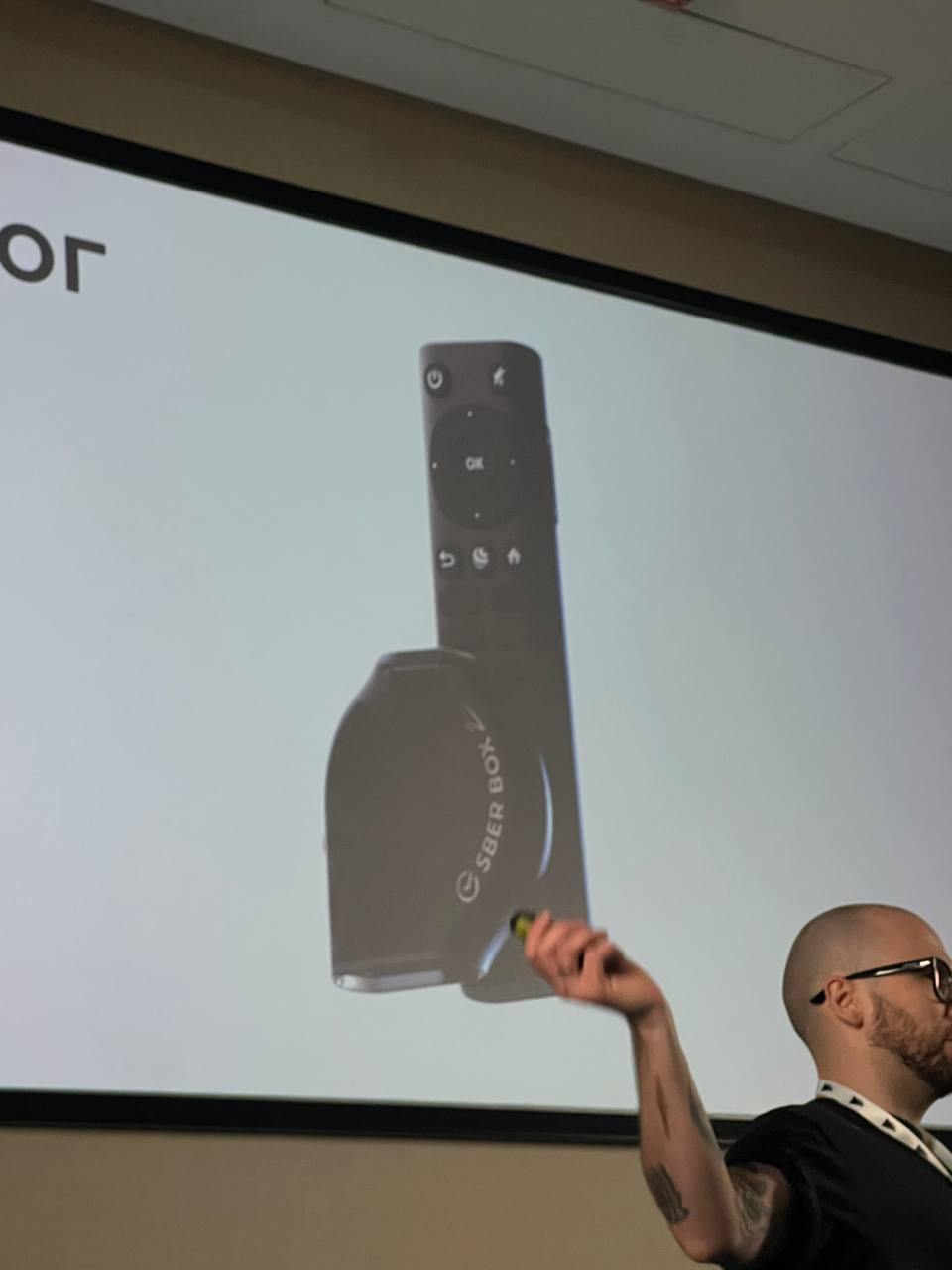 В субботу ездил в Москву на конференцию UX/UI Conf 
Крутилась одна из услышанных где-то мыслей (не на конфе):
— Почему дети быстрее находят друзей? 
— Потому что почти все время находятся в маленьком ... | Сетка — социальная сеть от hh.ru