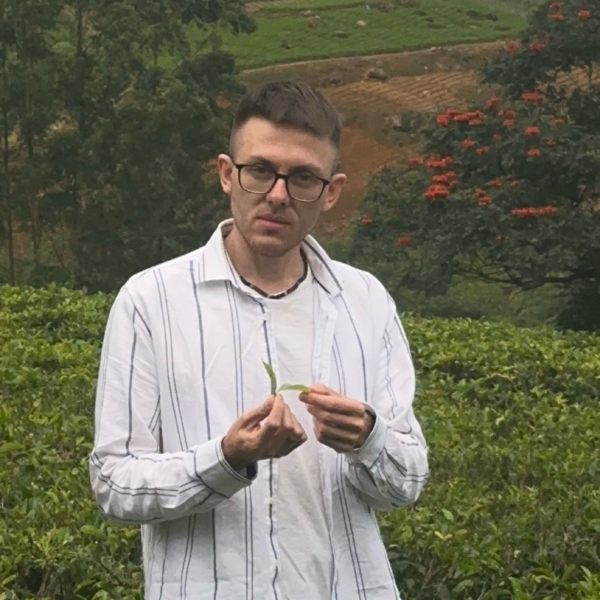 Евгений Лёзов