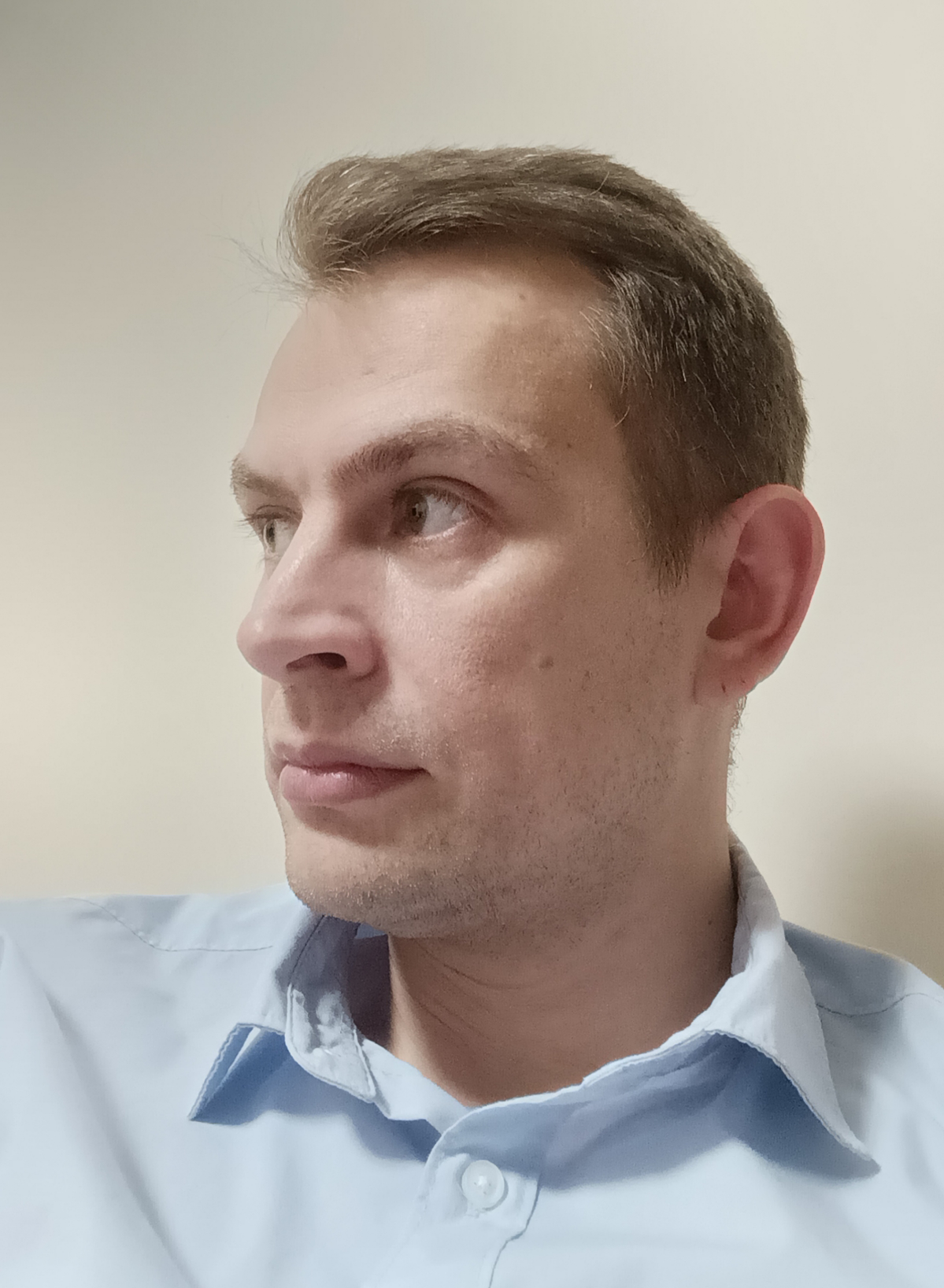 Почему клиенты уходят к конкурентам, даже если продукт круче? 🤯
Вот знаете, что меня реально раздражает? Когда приходишь в компанию, у них продукт – ну просто ТОП! Технологии, сервис, всё как по книжк... | Сетка — социальная сеть от hh.ru