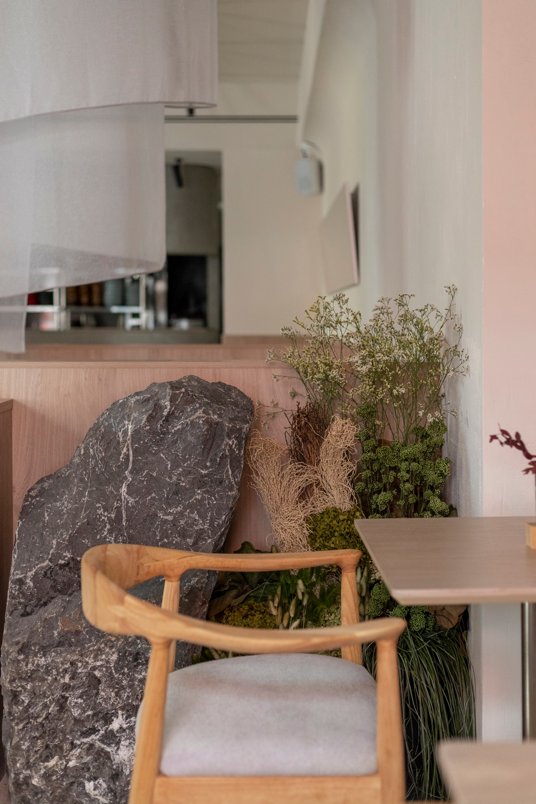 В доходном доме на Большой Дмитровке открылось шестое бистро сети J'PAN — интерьером занимались архитекторы и дизайнеры Yarin Bureau | Сетка — социальная сеть от hh.ru