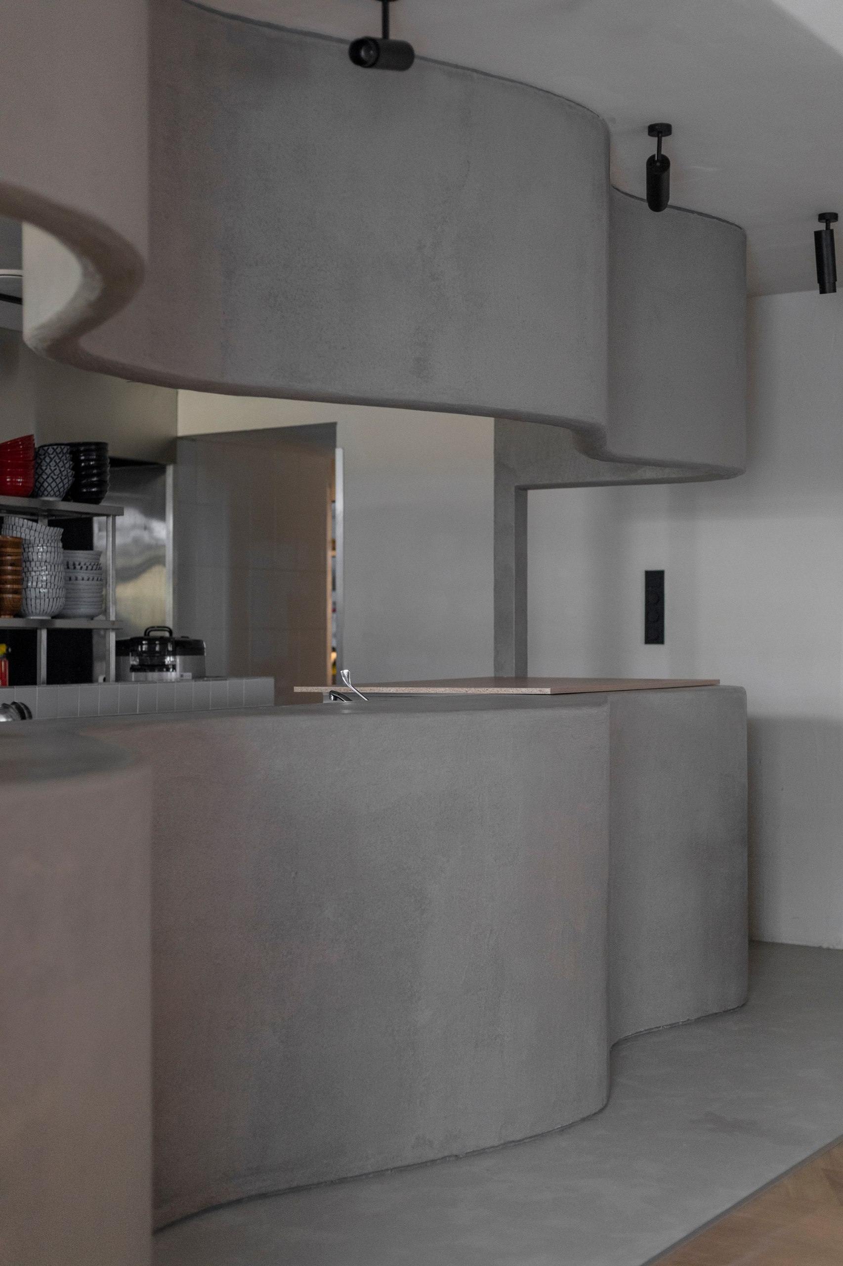 В доходном доме на Большой Дмитровке открылось шестое бистро сети J'PAN — интерьером занимались архитекторы и дизайнеры Yarin Bureau | Сетка — социальная сеть от hh.ru