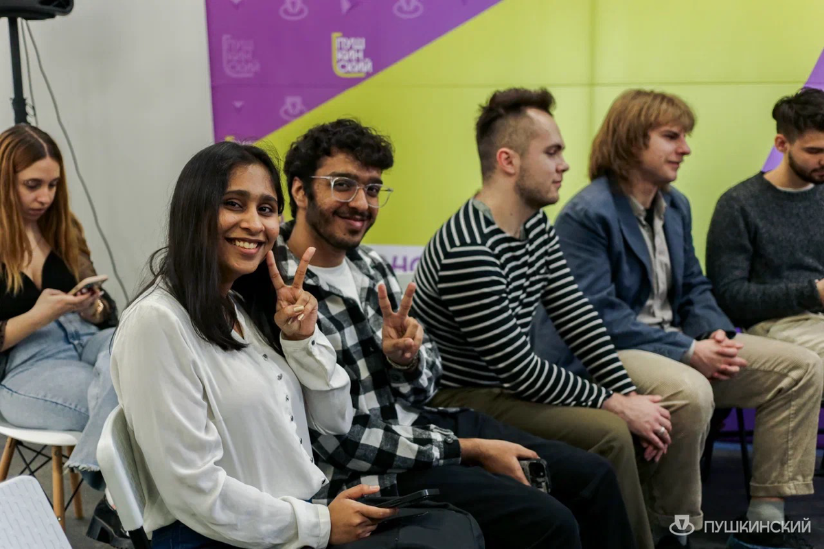 Состоялась наша первая стратегическая сессия с участниками из России, Китая и Индии 🇮🇳🇷🇺🇨🇳
Перед встречей мы немного переживали | Сетка — социальная сеть от hh.ru