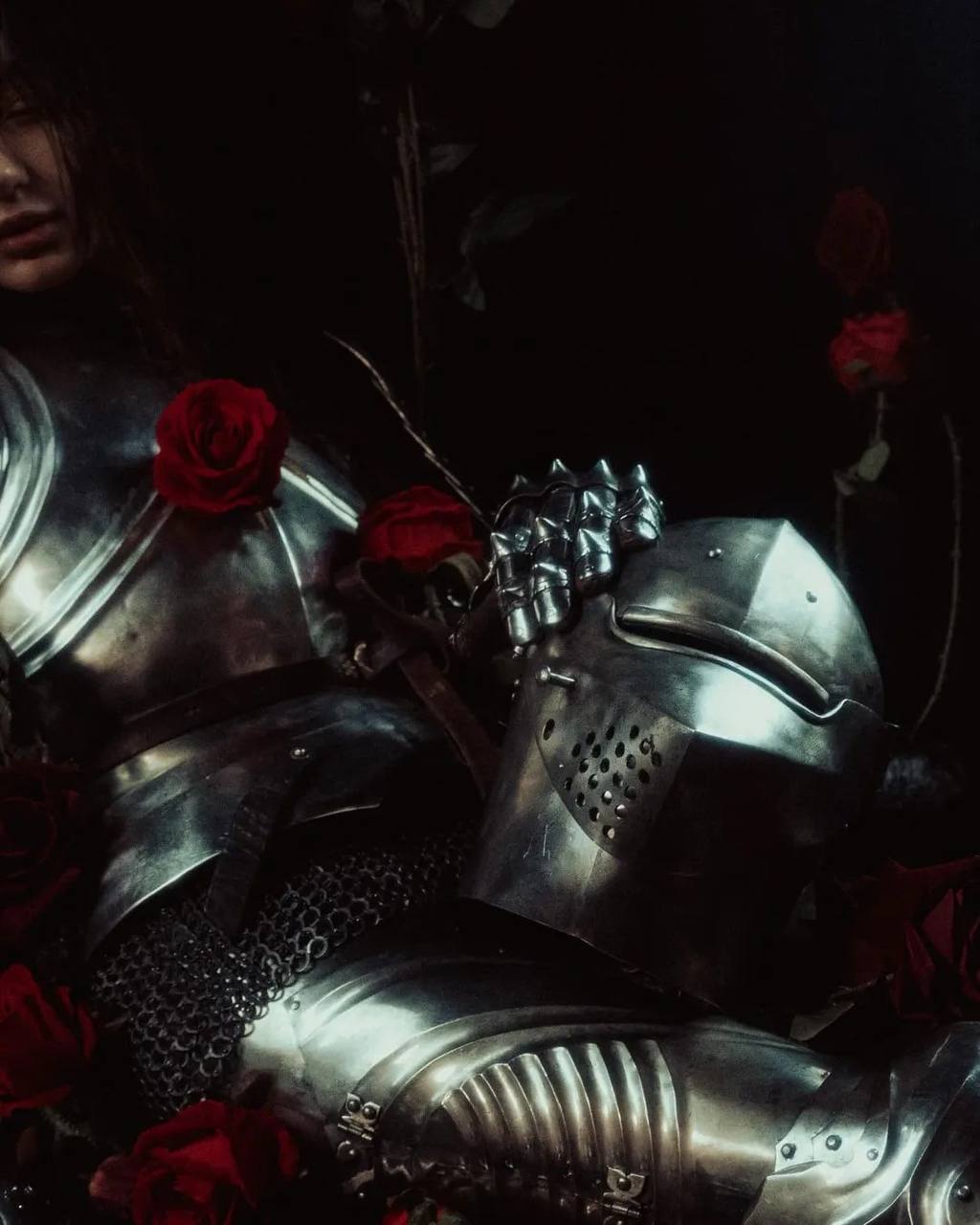 Castle Core — одно из самых популярных стильных направлений, по статистике сайта Pinterest. Мы наблюдали рыцарские доспехи на подиумах и красных дорожках, мы видели их на отборе Евровидения | Сетка — социальная сеть от hh.ru