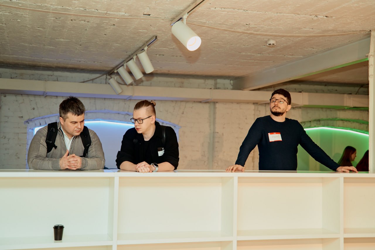 Пятница на Galera Dev прошла под знаком открытий. Старые знакомые, новые лица, и беседы, что затянулись до утра | Сетка — социальная сеть от hh.ru