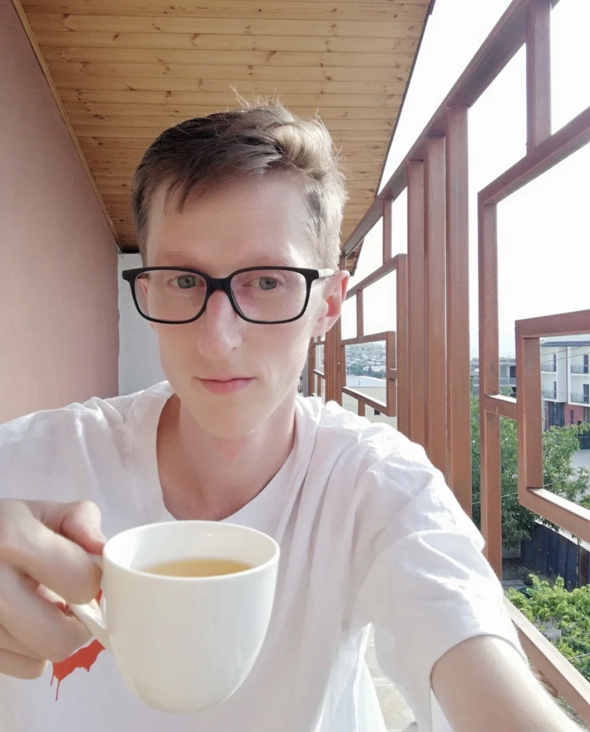 Клиент купил, распаковал, сфоткал, покрутил, потестил, обратно запаковал и сдал в возврат.
А вы говорите, что в ИТ проблемы с тестировщиками🤷‍♂️ | Сетка — социальная сеть от hh.ru