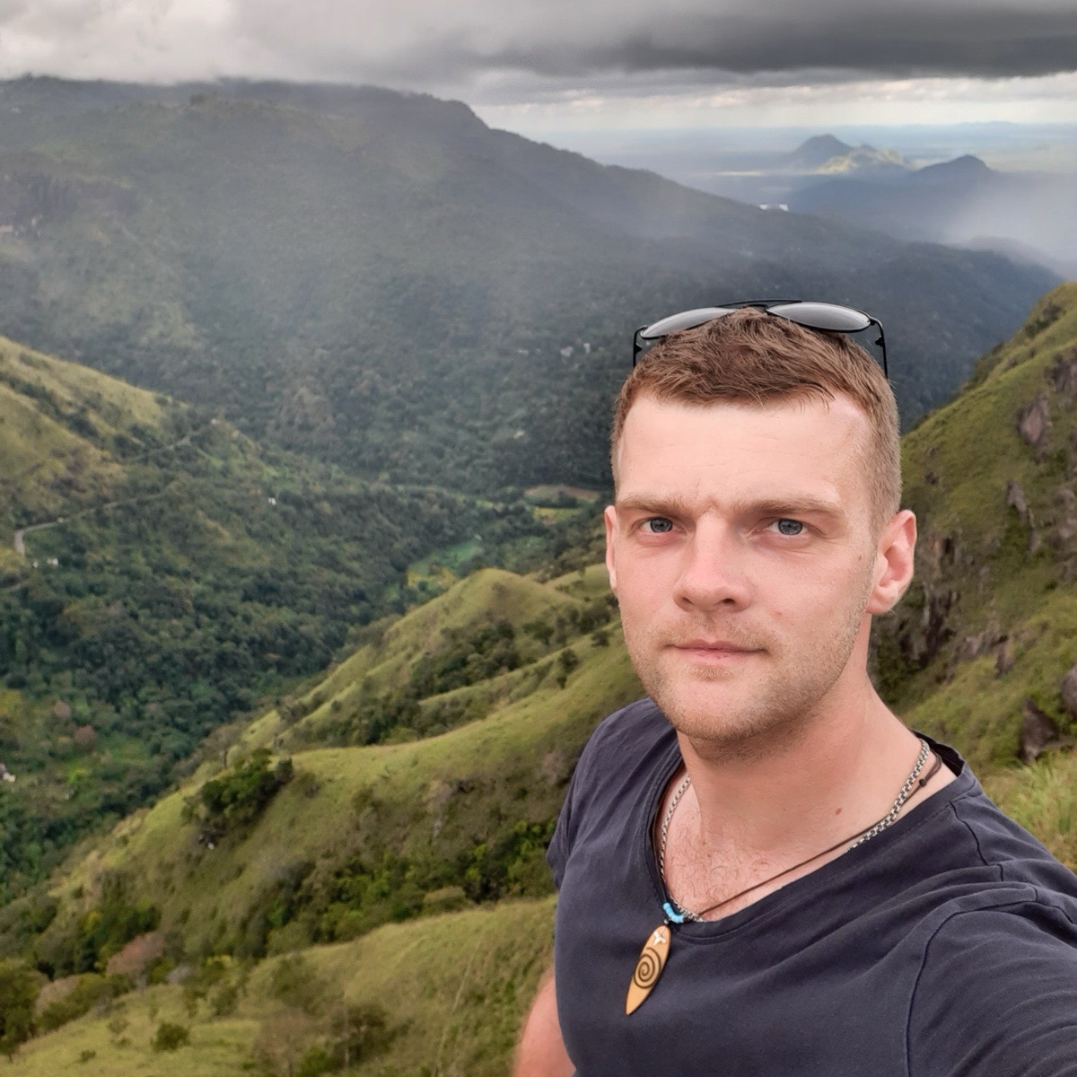 Павел Макаров