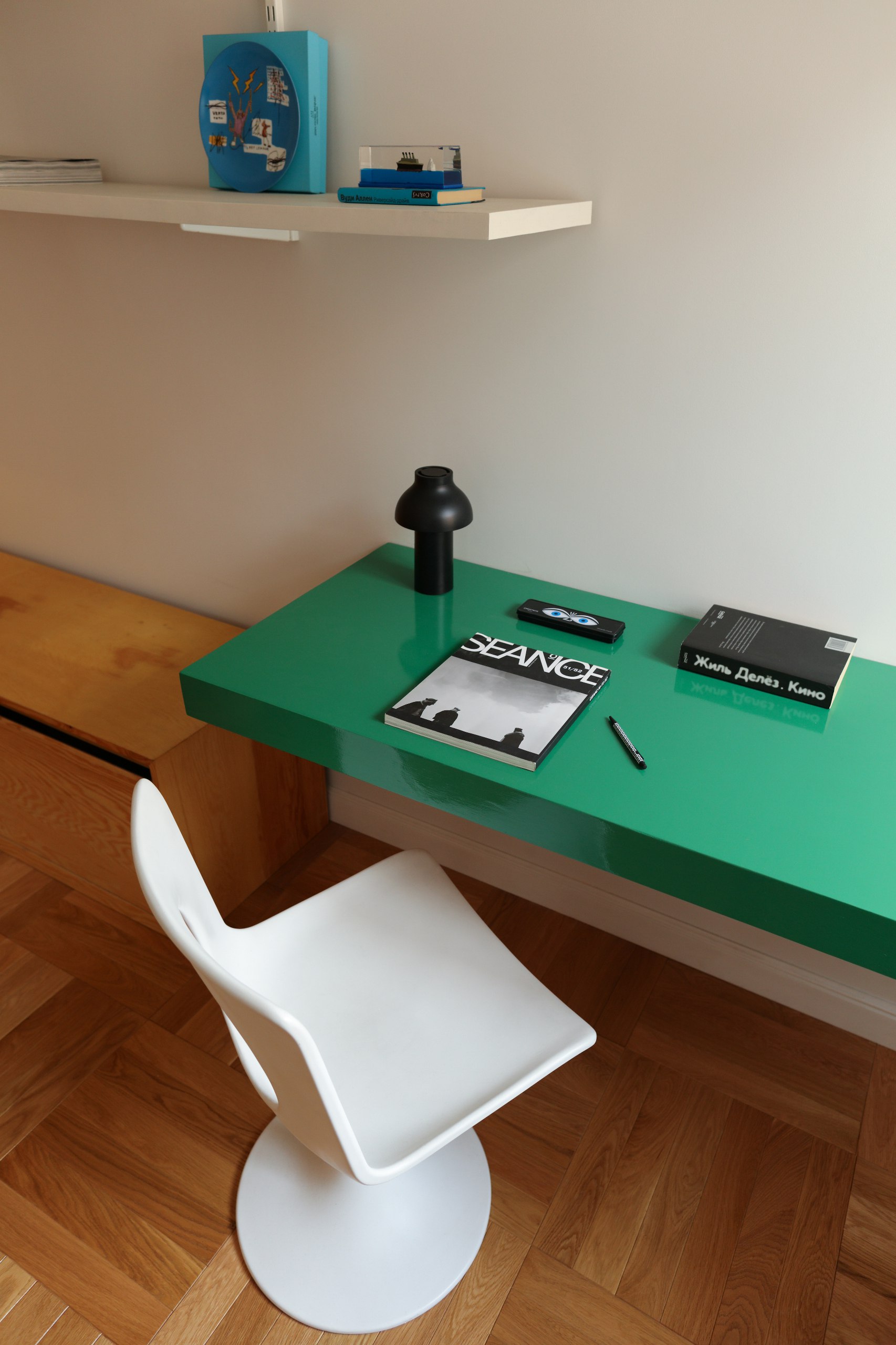 Для дизайнеров зачастую непростой, но оттого ещё более интересной, является работа с проектами для творческих людей — клиентами Spam Buro стал семейный тандем в составе мужа-режиссёра и жены-сценарист... | Сетка — социальная сеть от hh.ru